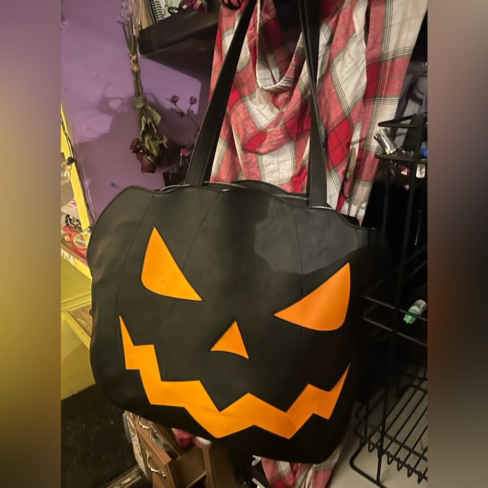 Black pumpkin weekender wicked bag new never used NWT Halloween goth treats